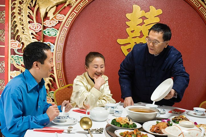etiket makan tahun baru China