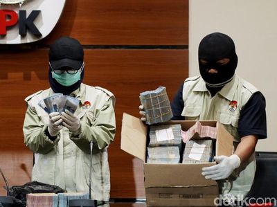 KPK Tunjukkan Duit Rp 1 Miliar dan Rp 160 Juta dari OTT di Lampung Tengah