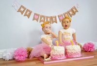Rayakan Ulang Tahun, Ibu Anak Kembar Ini Bikin Cake Persis Dua Putrinya!