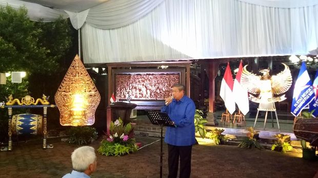 SBY-AHY-Ibas Hingga Chris John Nyanyi Hibur Kader Demokrat