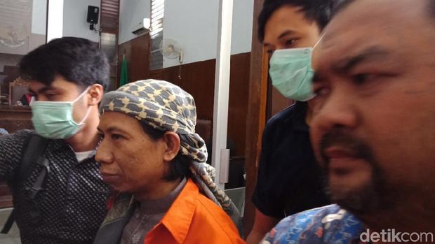 Aman Abdurrahman Jalani Sidang Perdana Bom Thamrin