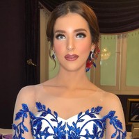 Meski dirinya berprofesi sebagai make up artist, Tasya Farasya tetap memilih MUA terbaik untuk lamarannya. Ia dirias oleh salah satu MUA hits Jakarta Anpasuha.  Foto: Instagram