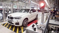 Ini adalah BMW X4 generasi pertama produksi ke-200.000. Foto: BMW