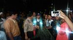 Aksi Anies Tinjau Lokasi Banjir di Cakung Jaktim
