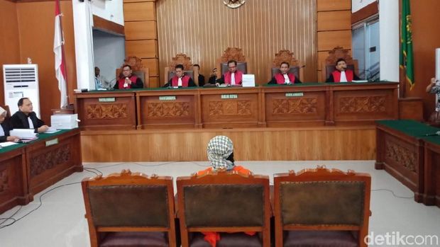 Aman Abdurrahman Jalani Sidang Perdana Bom Thamrin