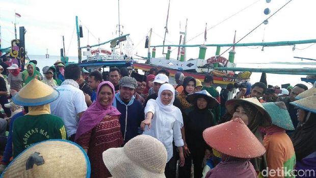 Kampanye Hari Pertama, Khofifah Serap Keluhan Nelayan Lamongan