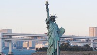 Satu lagi yang asyik dilihat adalah replika Patung Liberty seperti di New York. Ukurannya lebih kecil dari yang di New York, hanya 12,25 meter (Fitraya/detikTravel)