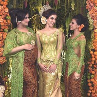 Tasya Farasya dan Ahmad Assegaf resmi menikah pada 18 Februari 2018. Pesta pernikahan keduanya digelar super mewah selama 7 hari 7 malam. Foto: Instagram