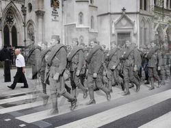 Potret Kontras Kehancuran Perang Dunia dan Kondisi Sekarang