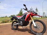 Bertualang Bersama Si Jangkung Honda CRF250 Rally
