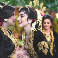 Pernikahan Tasya Farasya dan Ahmad sempat disebut-sebut sebagai salah satu pernikahan selebriti paling spektakuler. Mulai dari acara siraman, henna night, resepsi, hingga akad nikah dengan tema-tema berbeda berhasil jadi sorotan. Foto: Instagram