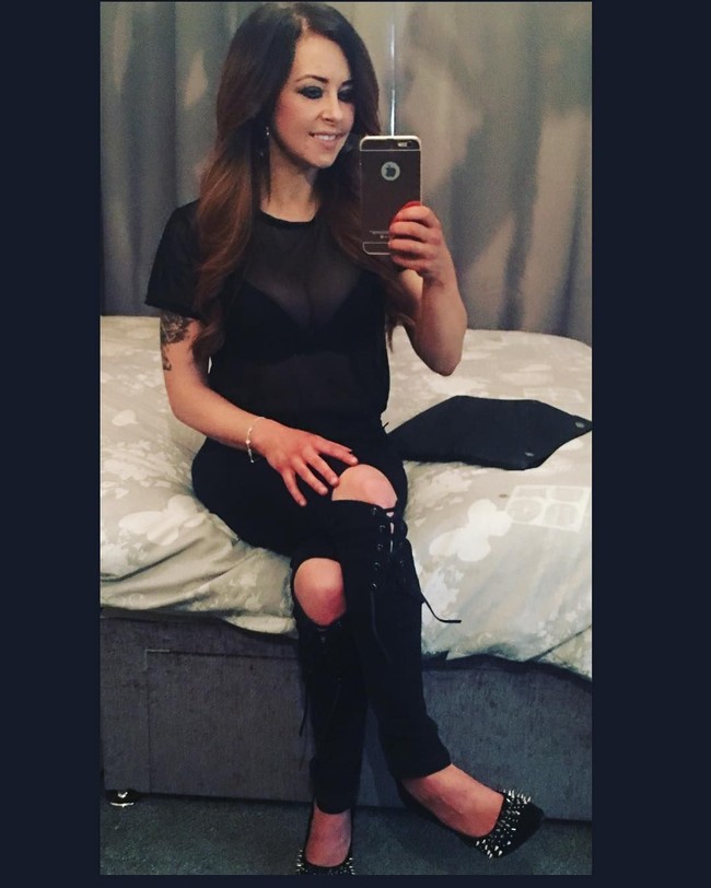 Ia melakukan beragam perawatan kecantikan untuk menjaga kulit awet mudanya hingga  mengeluarkan biaya 13 ribu poundsterling atau sekitar Rp 238 juta.  Foto: dok. Instagram