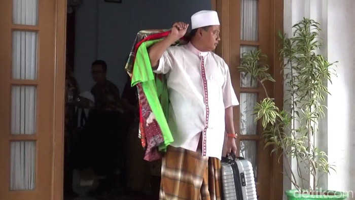 Hari Pertama Masa Kampanye, Uu Kemasi Barang dari Rumah Dinasnya