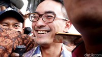Ekspresi cengengesan Zumi Zola usai diperiksa KPK.