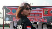 Roro pun dijadwalkan kembali ke Jakarta pada pukul 18.00 WIB nanti untuk mempersiapkan diri menjelang sidang putusan pada Rabu (17/10) nanti. Dok. detikHOT