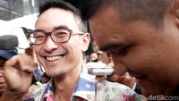 Gubernur Jambi Zumi Zola tak banyak bicara terkait pemeriksaannya di KPK.