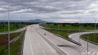 Direktur Utama PT. Ngawi Kertosono Jaya (NKJ), Iwan Moedyarno, kepada detikcom di Gerbang Tol GT Madiun Kamis (15/2/2018), mengatakan, untuk bulan ini yang jelas belum bisa diresmikan karena nasih ada penyelesaian beberapa titik di antaranya akses menuju gerbang tol (GT) Madiun belum selesai dan dipastikan Maret baru terselesaikan semua.