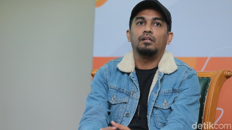 Beredar Video Porno Mirip Aura Kasih, Glenn Fredly: No Comment! Beredar Video Porno Mirip Aura Kasih, Glenn Fredly: No Comment!
