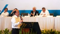 Wakil Menteri Energi dan Sumber Daya Mineral (ESDM) Arcandra Tahar mengajak seluruh pemimpin PLN yang hadir untuk membentuk pegawai sebagai human capital. Pool/PLN.