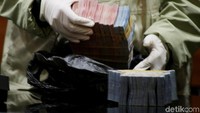 Dalam OTT itu, KPK mengamankan 19 orang yang terdiri dari anggota DPRD, pejabat di Pemkab Lampung Tengah, dan pihak swasta. Selain itu, Bupati Lampung Tengah Mustafa juga turut ditangkap KPK.