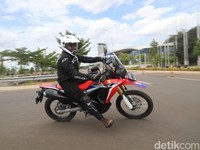 Bertualang Bersama Si Jangkung Honda CRF250 Rally