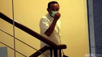 Keempatnya dijerat KPK dalam OTT yang dilakukan pada Rabu malam kemarin. Total ada 14 orang yang ditangkap KPK dari 2 lokasi, yaitu di Jakarta dan Lampung.