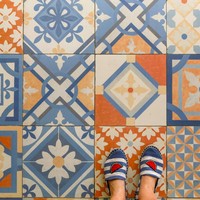 Dekorasi dapur bergaya Maroko juga bakal populer di 2018. Pencarian gaya Maroko untuk dapur meningkat 128 persen di Pinterest, begitu juga ubin Maroko yang meningkat sebanyak 71 persen. Foto: Thinkstock