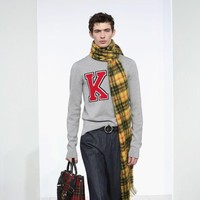 Dinamika Kota New York menjadi inspirasi Michael Kors untuk koleksi busana kali ini. Aku ingin fashion show ini menjadi sebuah surat cinta untuk New York, kata desainer 58 tahun ini, seperti dikutip dari Daily Mail. Foto: Getty Images