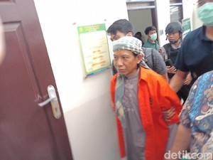 Aman Abdurrahman Jalani Sidang Perdana Bom Thamrin