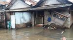 Potret Banjir di Rawa Buaya karena Kali Pacetongan Meluap