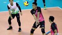Dalam set pertama, Tim Indonesia 1 lebih tampil dominan. Set pertama pun mampu ditutup dengan skor 25-21.