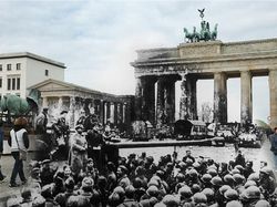 Potret Kontras Kehancuran Perang Dunia dan Kondisi Sekarang