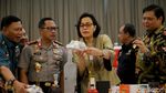 Kapolri dan 4 Menteri Musnahkan Ponsel Hingga Miras Ilegal