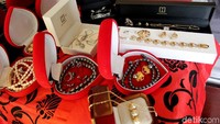Gelang, anting hingga kalung yang menjadi favoritnya. (Dok. detikHOT)