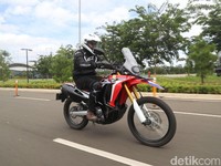Bertualang Bersama Si Jangkung Honda CRF250 Rally