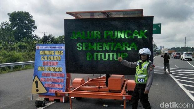  Jalur Puncak pada libur Imlek, Jumat (16/2/2018)