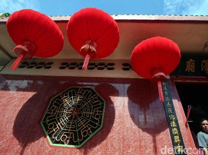 Ijah dan Harapan Rezeki dari Angpao Imlek
