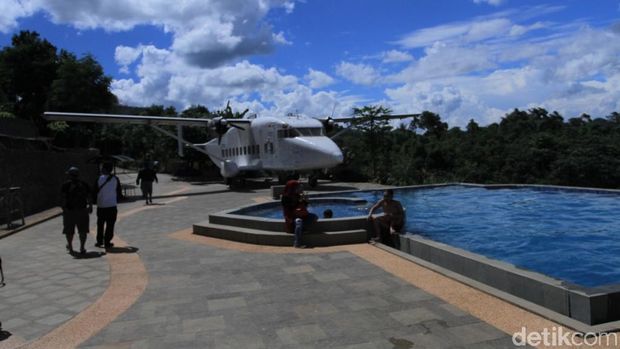Romantis, Bandung Punya Taman Love & Wisata Kuliner dalam Pesawat