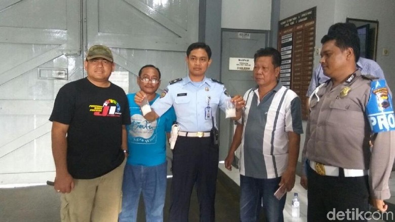 Petugas Lapas Semarang Gagalkan Penyelundupan Sabu di Nasi Kotak Petugas Lapas Semarang Gagalkan Penyelundupan Sabu di Nasi Kotak