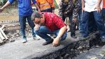 Foto: Jalan Retak yang Diminta Anies Diperbaiki Secara Natural