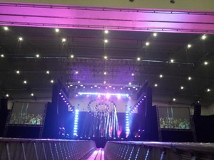 Panggung Megah, Saksi Bisu Batalnya Konser Paramore di Jakarta