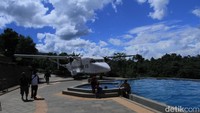 Pesawat jenis perintis, bernama Srikandi Indonesia ini menjadi salah satu koleksi wahana baru yang ada di obyek wisata Taman Love Soreang. (Wisma Putra/detikTravel)