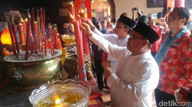 Sudirman Said Kunjungi Masjid dan Kelenteng di Semarang