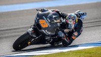 Tes MotoGP Thailand juga jadi kesempatan bersaing dengan rekan sesama tim, seperti halnya Jack Miller dengan Petrucci (Foto: Twitter @pramacracing)