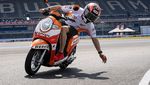 Marquez dan Pedrosa Cek Sirkuit Buriram Pakai Scoopy