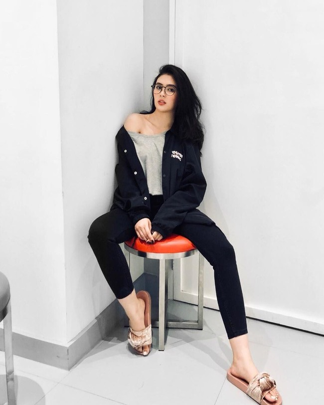 Sofia kemudian bertemu dengan Egay Cueblo, manajernya sekarang ini. Melalui perang sang manajer, dia didapuk membintangi serial Filipina, Princess and I. Foto: Dok. Instagram