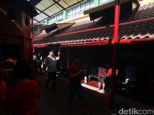 Jelang Imlek, Polisi Sterilisasi dan Jaga Vihara di Jakbar
