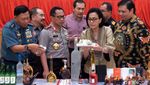 Kompaknya Menteri Kabinet Kerja Saat Musnahkan Barang Ilegal