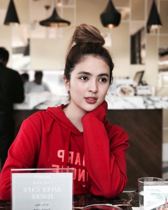 Saat membintangi film Relaks, Its Just Pag-Ibig  yang melambungkan namanya, Sofia Andres sudah berpacaran dengan lawan mainnya di layar lebar tersebut, aktor Inigo Pascual. Namun cinta dua sejoli yang saat itu masih berusia remaja tersebut hanya bertahan selama tiga tahun. Foto: Dok. Instagram