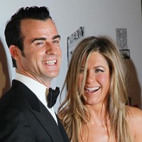 . Jennifer Aniston dan Justin Theroux pertamakali bertemu saat syuting film Tropic Thunder di Hawaii pada 2008. Foto: Dok. Getty Images